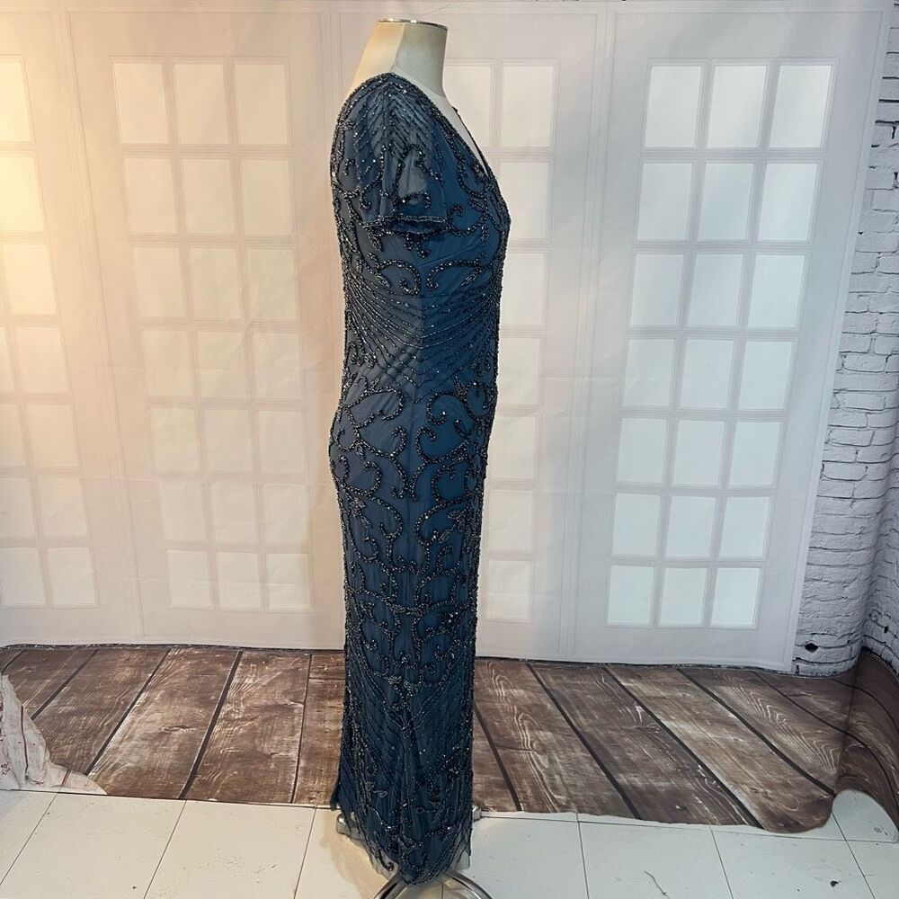 Pisarro Nights Sapphire Beaded Mesh V-Neck Short Sleeve Formal Gown Size 4 - Picture 8 of 14